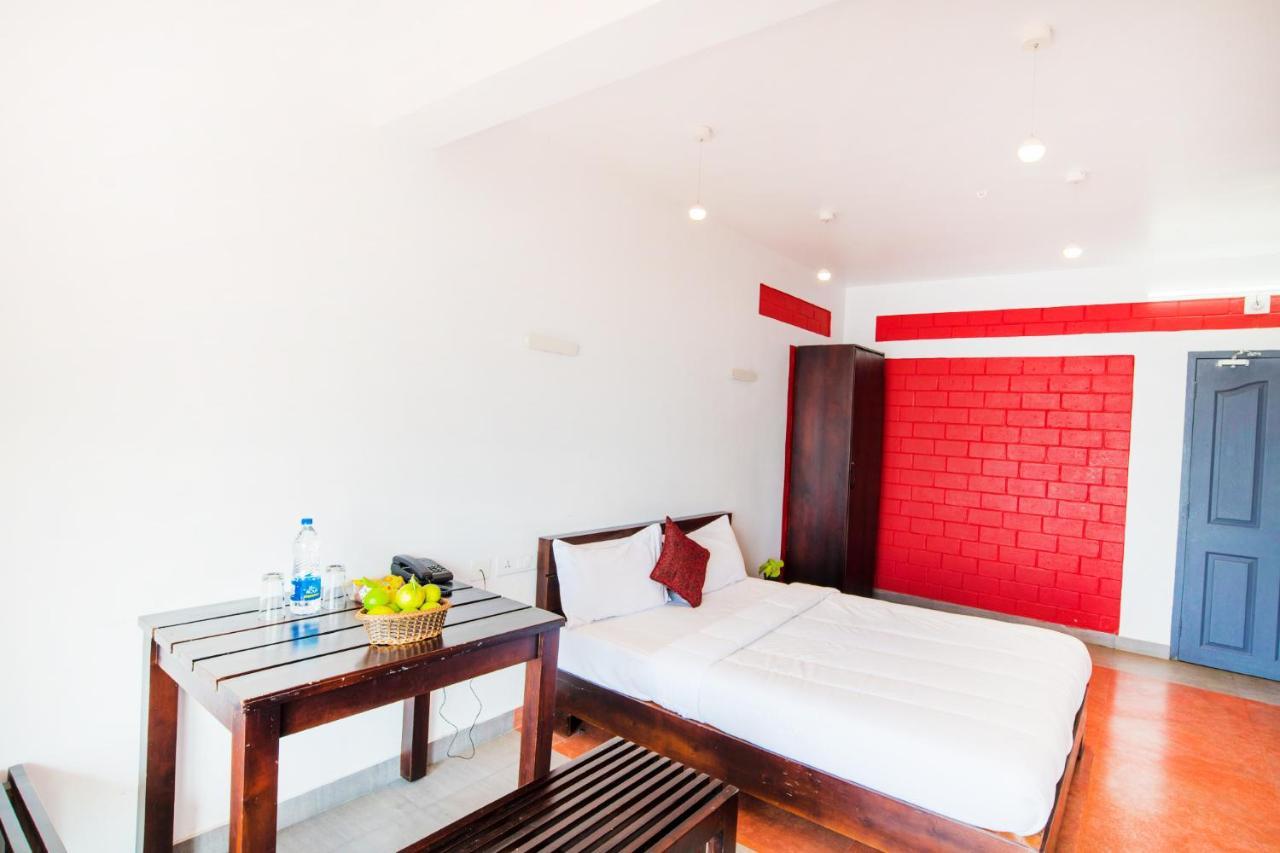 Forest County Hotel Munnar Bagian luar foto