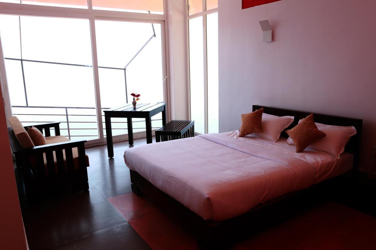 Forest County Hotel Munnar Bagian luar foto